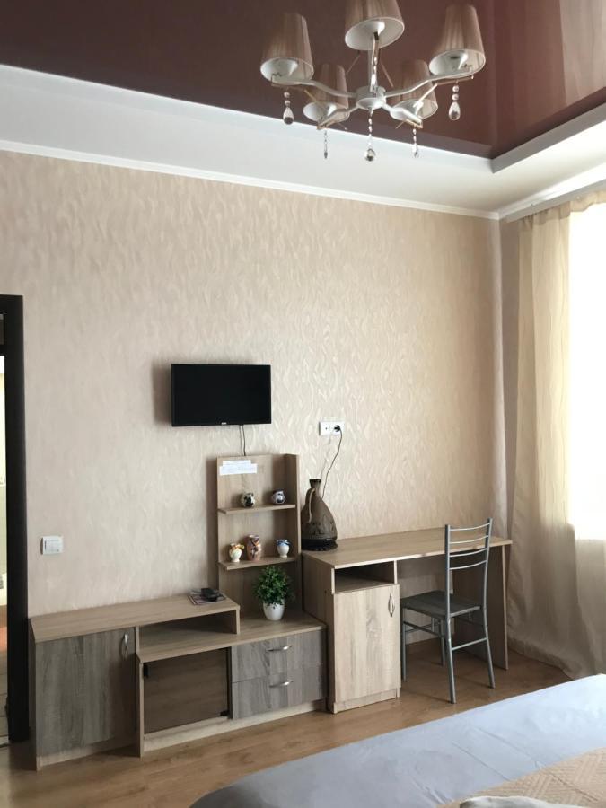 Rent Apartment In The Center Of Cherníhiv Exterior foto