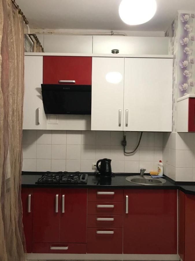 Rent Apartment In The Center Of Cherníhiv Exterior foto