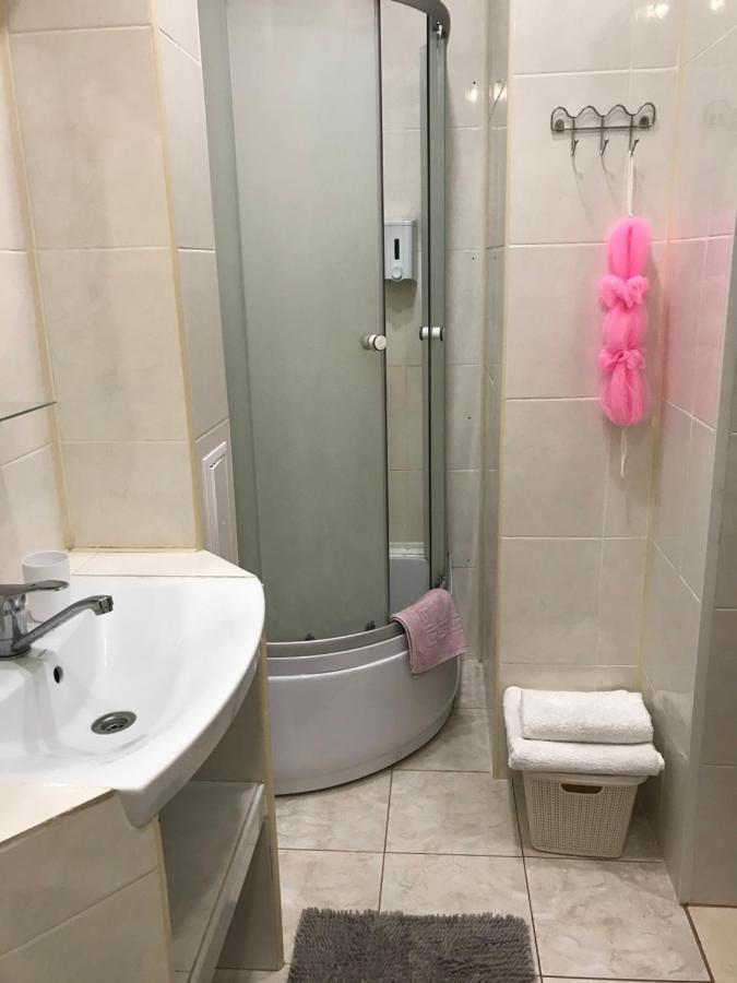 Rent Apartment In The Center Of Cherníhiv Exterior foto